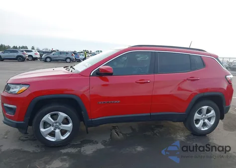 2018 Jeep Compass Latitude 4X4 z USA, uszkodzony, nr VIN 3C4NJDBBXJT399495